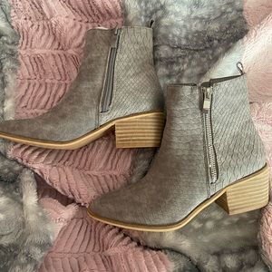 ankle boots